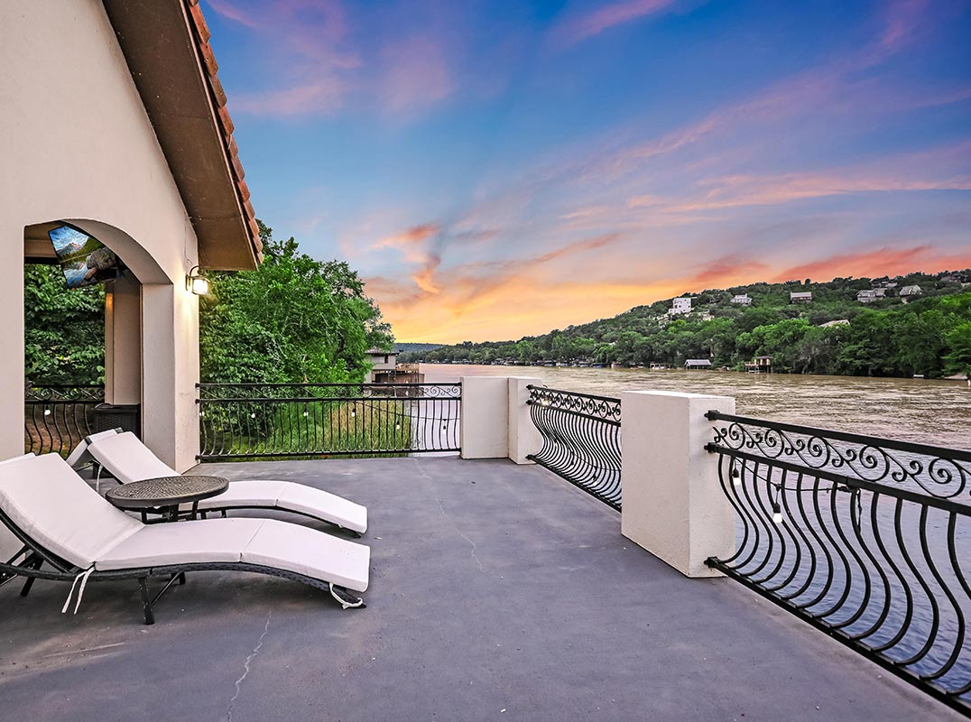 Extraordinary Lake Austin Compound